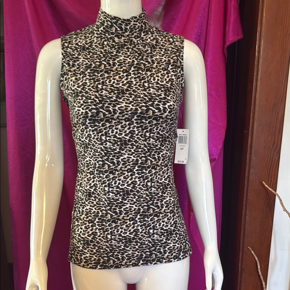 NWT style  &Co leopard  Print Sleeveless Top size small